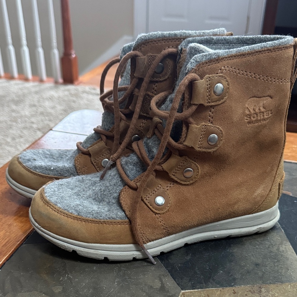 Sorel Brown and Gray Ankle Boots